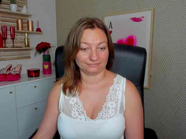 angelaLove13 webcam