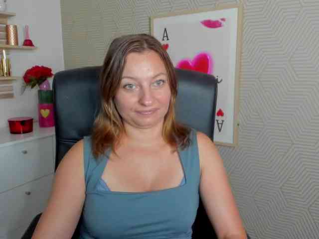 angelaLove13 webcam