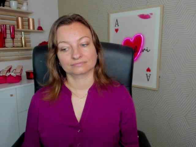 angelaLove13 webcam