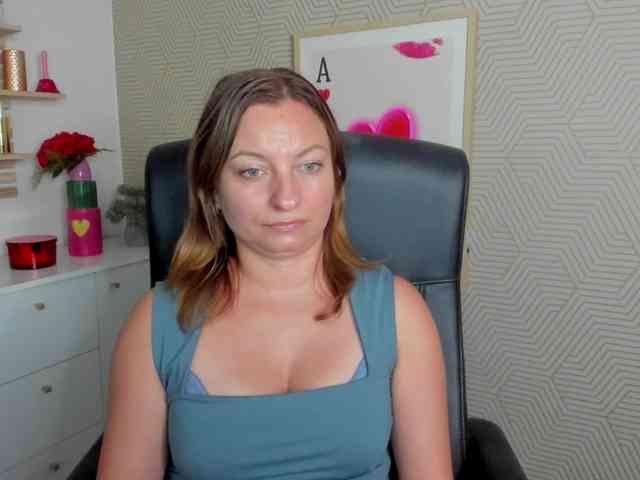 Model: angelaLove13