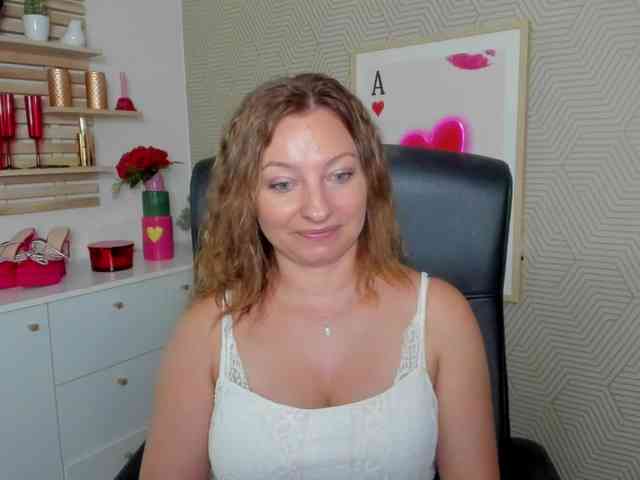angelaLove13 webcam