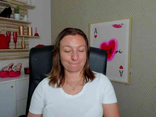 angelaLove13 webcam