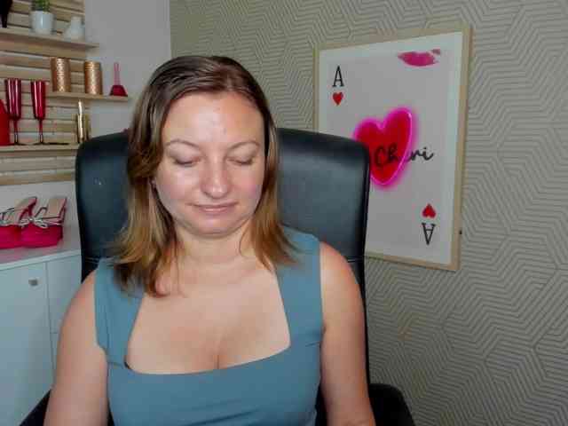 angelaLove13 webcam