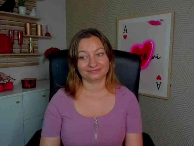 angelaLove13 webcam