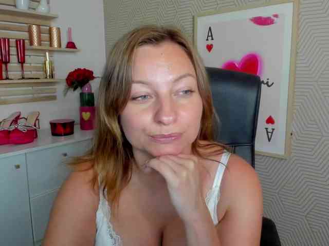 angelaLove13 webcam