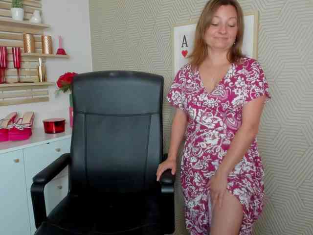 angelaLove13 webcam
