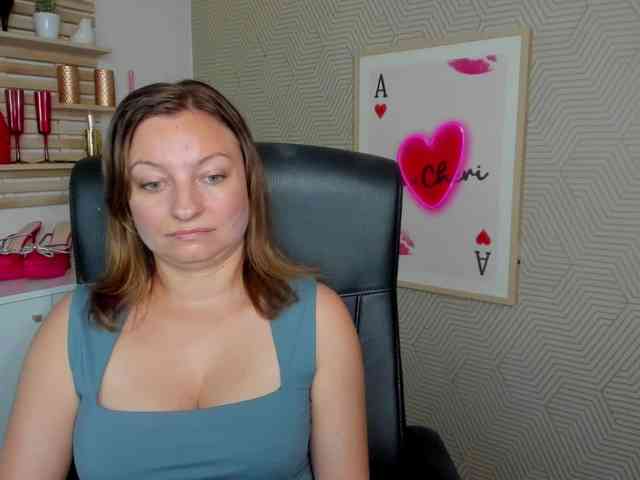 angelaLove13 webcam