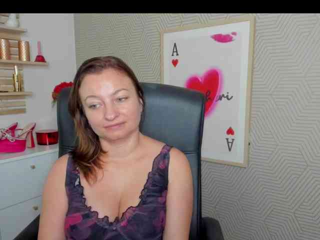 angelaLove13 webcam