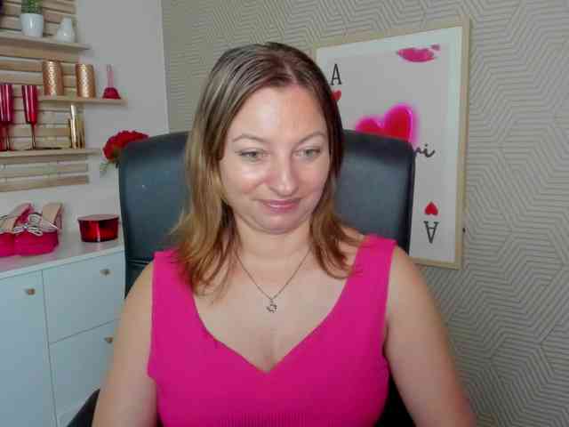 angelaLove13 webcam