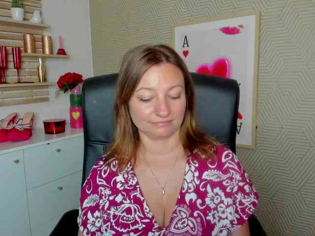 angelaLove13 webcam