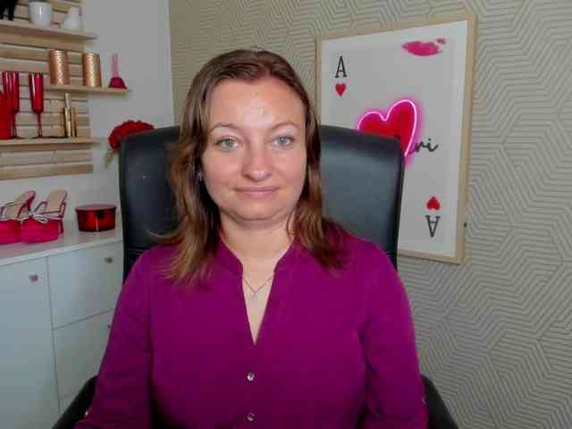 angelaLove13 webcam