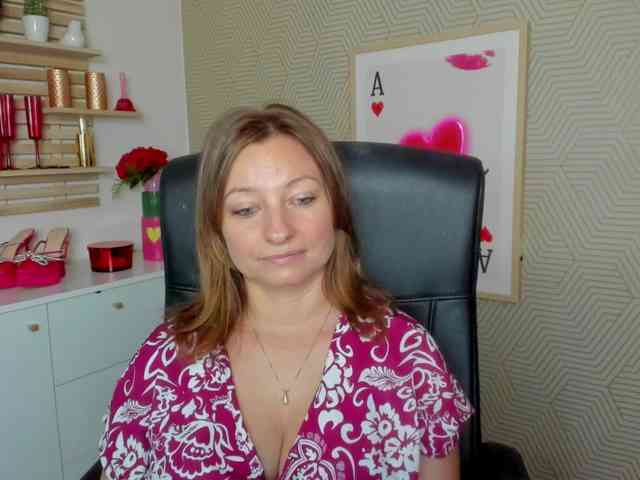 angelaLove13 webcam