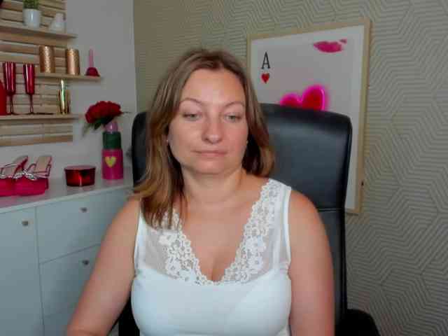 angelaLove13 webcam