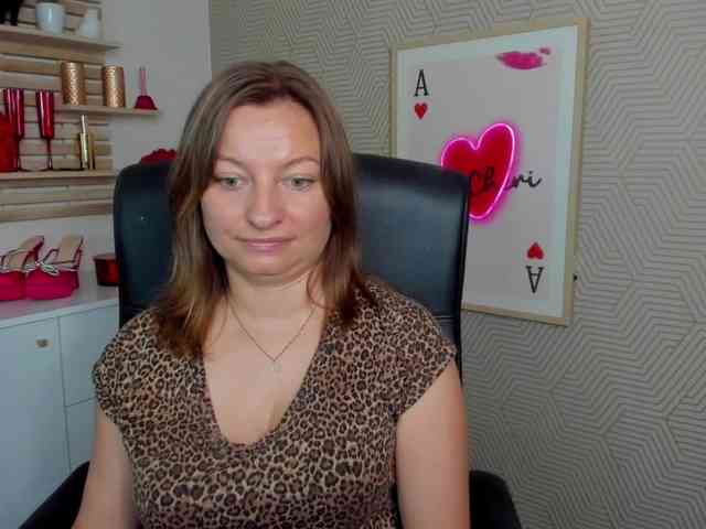 angelaLove13 webcam