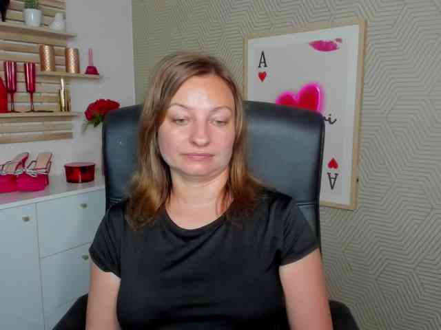 angelaLove13 webcam