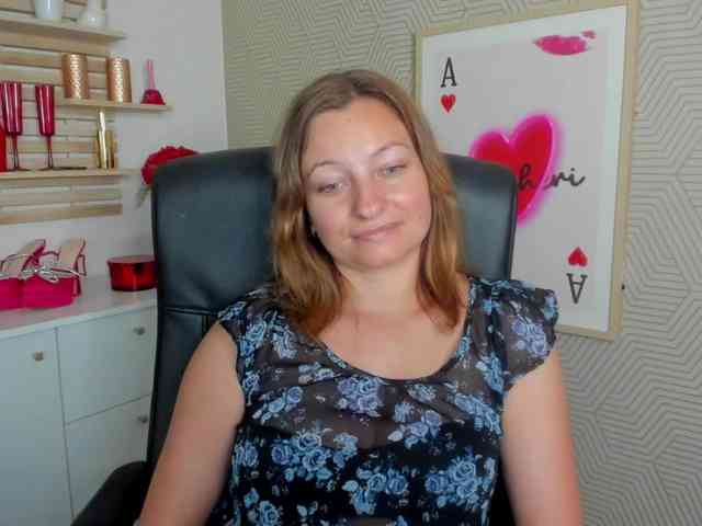 angelaLove13 webcam