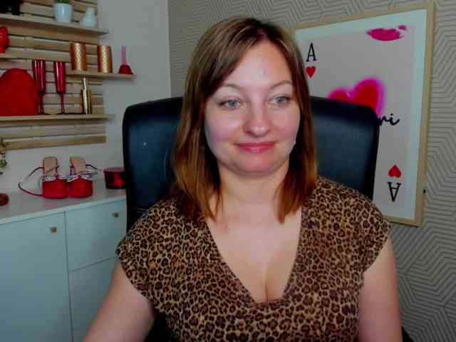 angelaLove13 webcam