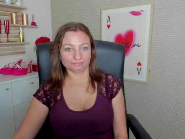 angelaLove13 webcam