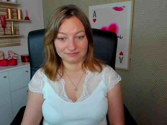 angelaLove13 webcam