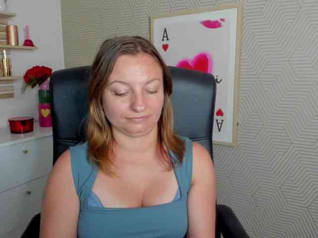 angelaLove13 webcam