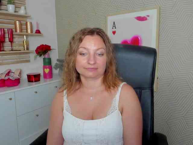 angelaLove13 webcam
