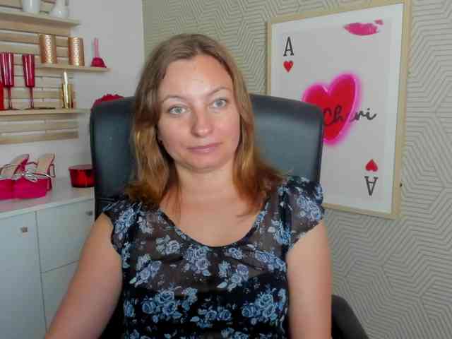 angelaLove13 webcam