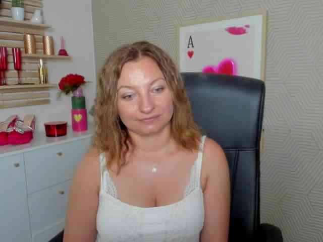 angelaLove13 webcam