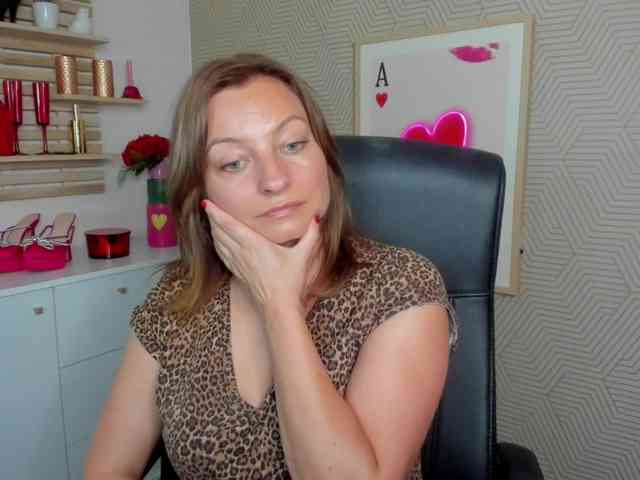 angelaLove13 webcam