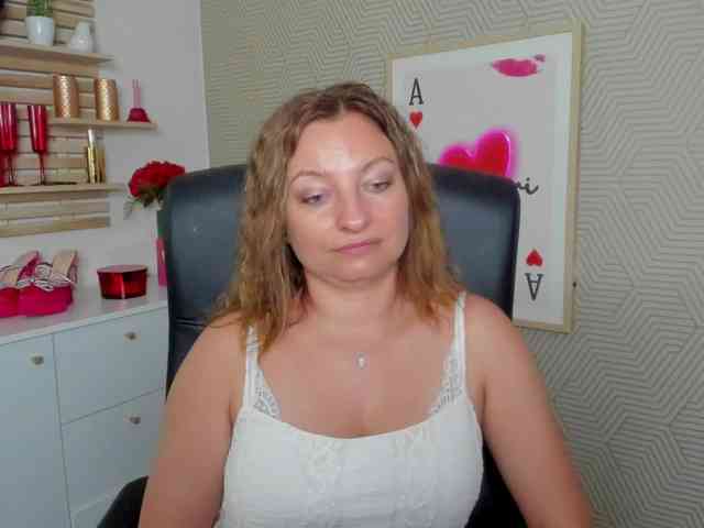 angelaLove13 webcam