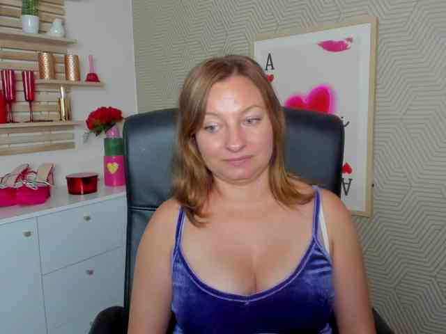 Model: angelaLove13