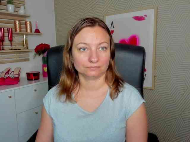 angelaLove13 webcam
