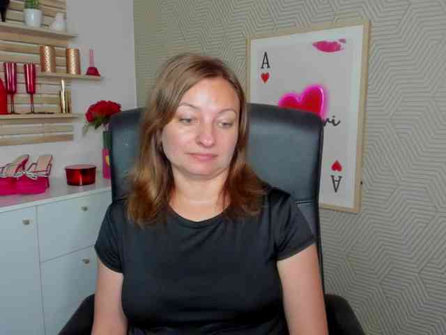 angelaLove13 webcam