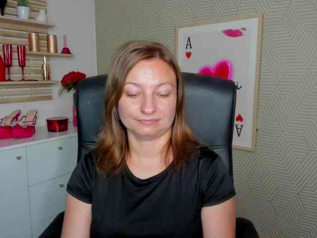 angelaLove13 webcam