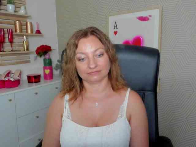 angelaLove13 webcam