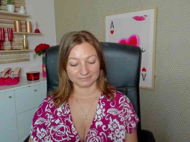 angelaLove13 webcam