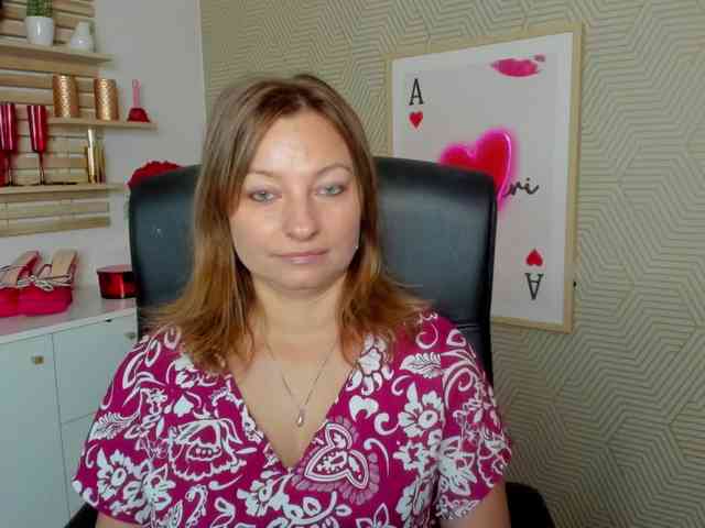 angelaLove13 webcam