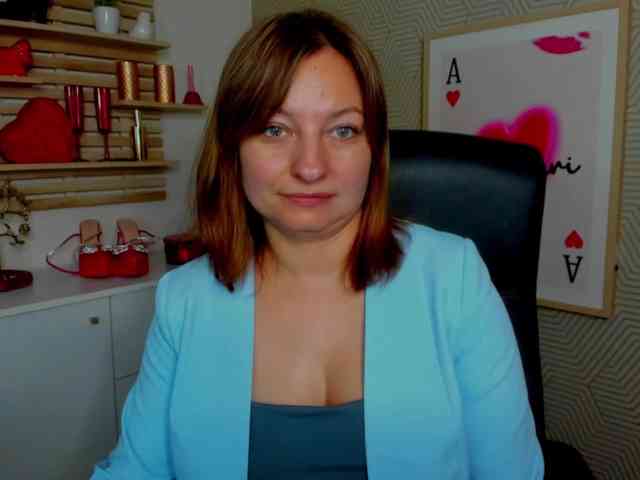 angelaLove13 webcam
