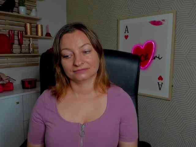 angelaLove13 webcam