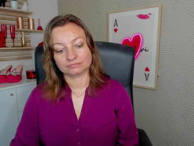 angelaLove13 webcam