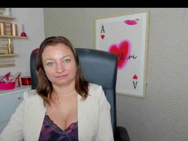 angelaLove13 webcam
