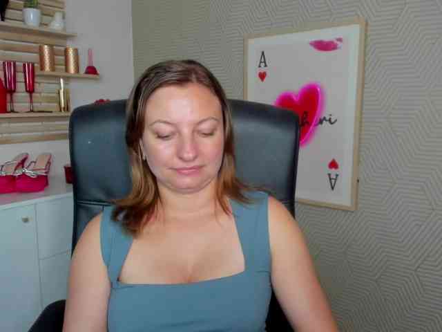 angelaLove13 webcam