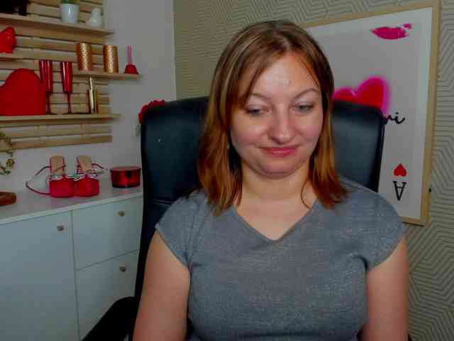 angelaLove13 webcam