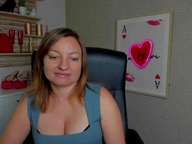 angelaLove13 webcam