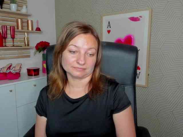 angelaLove13 webcam