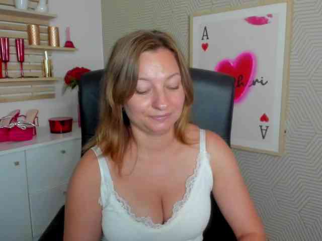 angelaLove13 webcam