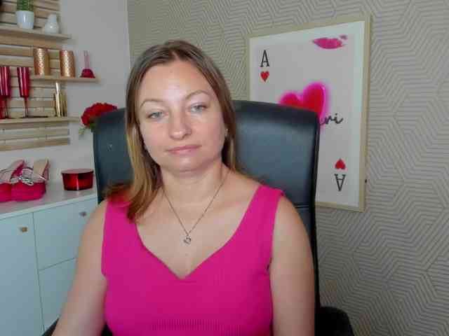 angelaLove13 webcam
