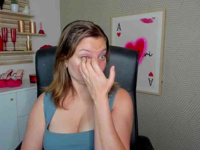 angelaLove13 webcam