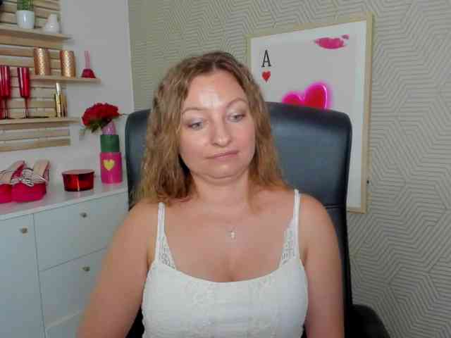 angelaLove13 webcam