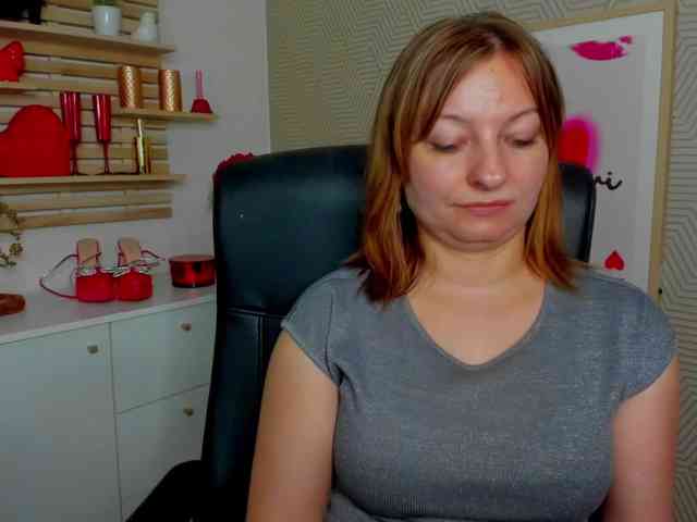 angelaLove13 webcam