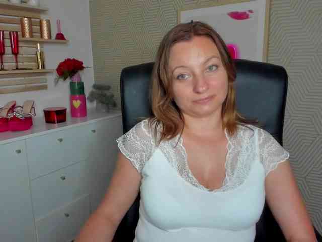 angelaLove13 webcam